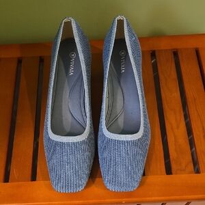 Chic Blue Heels with Square Toe and Textured Fabric